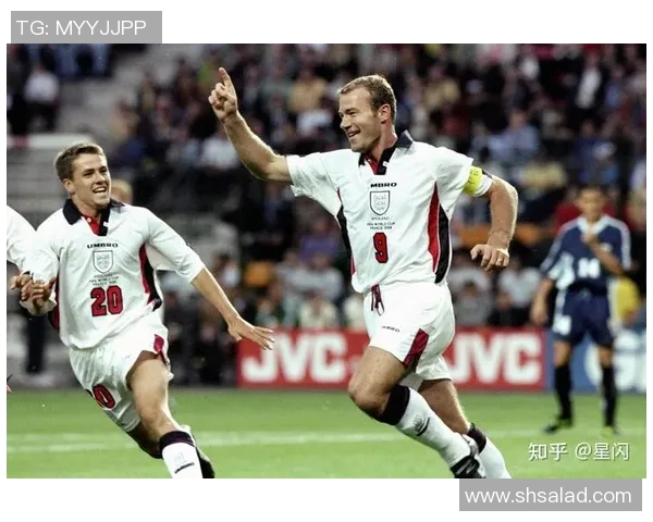 开车送足球明星入场的精彩瞬间与背后的故事揭秘